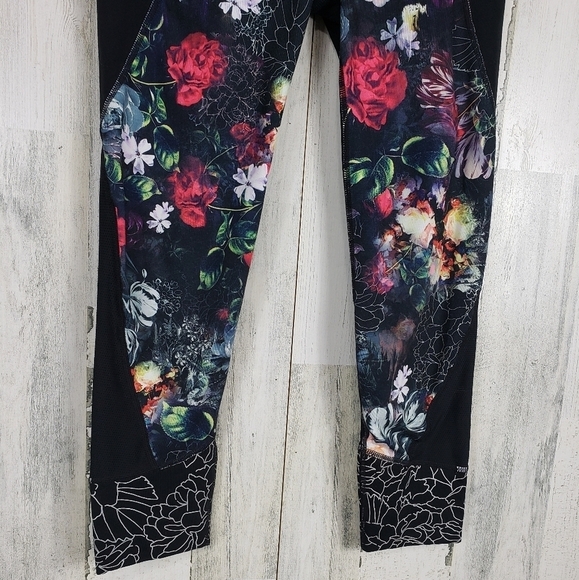 Athleta cropped flower leggings size XS - Picture 2 of 12